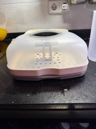 Esterilizador de biberones Chicco.