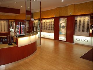 Mobiliario Óptica por Cambio Patrocinio