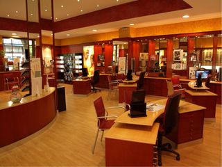 Mobiliario Óptica por Cambio Patrocinio