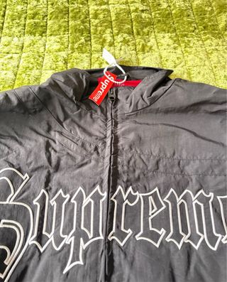 Chaqueta Supreme Negra