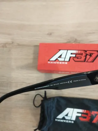 Gafas de sol Hawkers Augusto Fernández sin usar