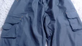 Pantalón gris impermeable forrado