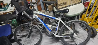 Bicicleta Orbea Blanca y Azul