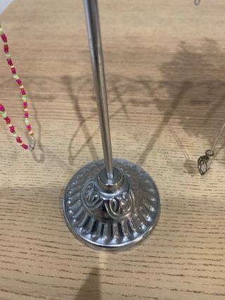 Colgador de Collares Metálico Plata