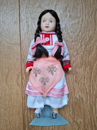 Collezione di 30 Bambole in Porcellana con Abiti Tradizionali