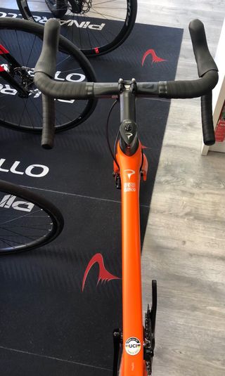 Bicicleta Pinarello Paris 105 12V Naranja