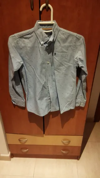 Camisa de niño estampada.precio 7euros cada una