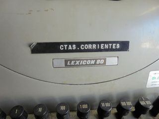 Máquina de escribir Olivetti Lexicon 80