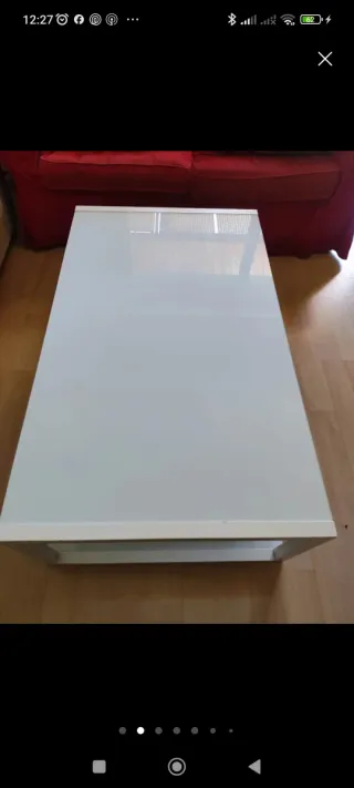 Mesa de centro blanca con cristal
