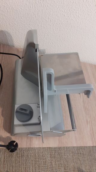 Cortadora de embutido plateada