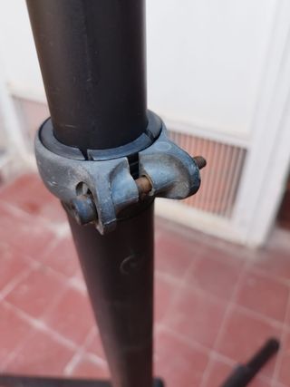 Trípode multiusos negro