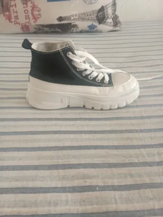 Zapatillas plataforma negras y blancas