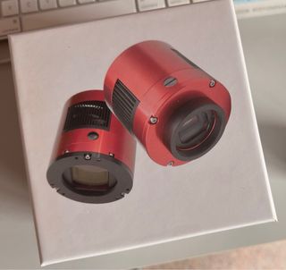 ZWO ASI2600 MM Pro + EFW 7x36 + Filtros Baader