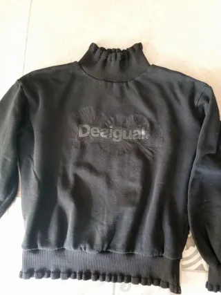 Sudadera Desigual Negra.