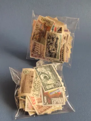 Lotes 150 sellos usados de ESPAÑA (años 70–80–90)