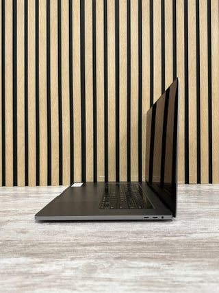 MacBook Pro 16" 2019 i9 16gb 1tb SSD