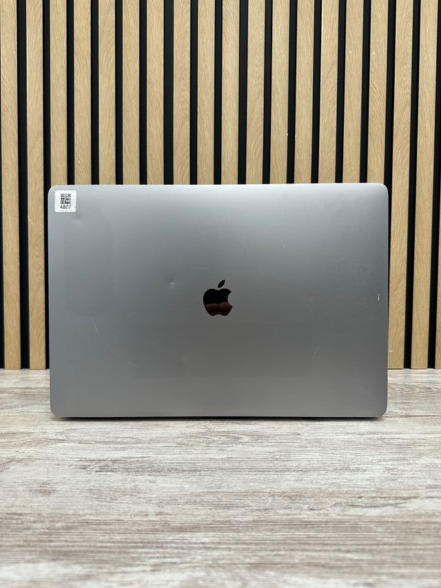 MacBook Pro 16" 2019 i9 16gb 1tb SSD