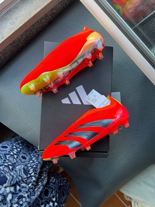 Botas de fútbol Edición Limitada Talla 41.5