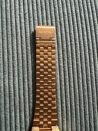 Reloj Nixon Re-Run Dorado y Negro