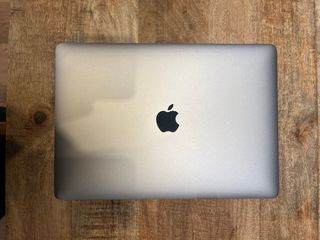 MacBook Pro 13” (2017) Plata Excelente estado