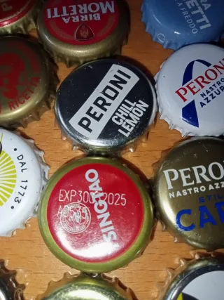 Collezione 53 tappi di birra. Diversi. Vari paesi