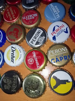 Collezione 53 tappi di birra. Diversi. Vari paesi