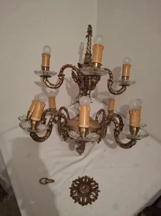 Lámpara de bronce antigua