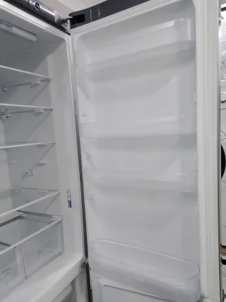 Nevera combi Indesit plateada