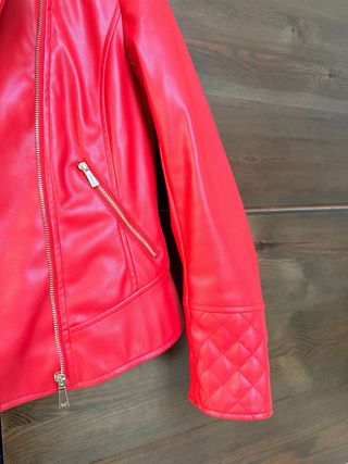 Cazadora efecto piel roja Talla XS