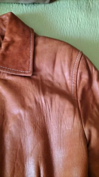 Cazadora de cuero marrón