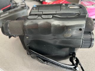 Videocámara Panasonic NV-S1 con accesorios