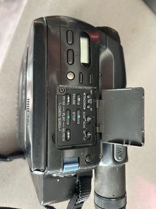 Videocámara Panasonic NV-S1 con accesorios