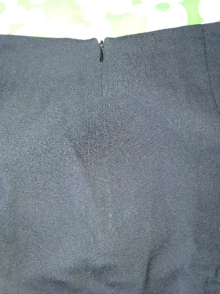 Falda casual negra con botones