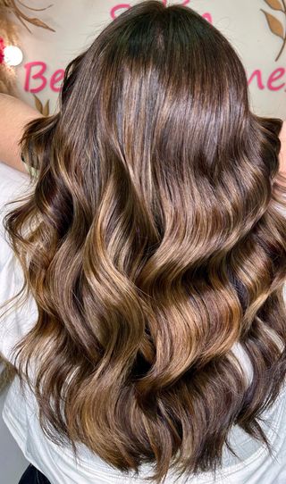 PELUQUERA AUTÓNOMA ESPECIALISTA EN RUBIOS