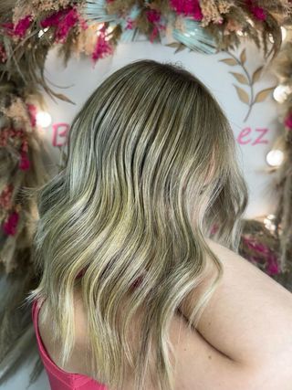 PELUQUERA AUTÓNOMA ESPECIALISTA EN RUBIOS