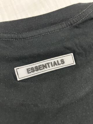Camiseta Essentials Fear of God Negra Talla M