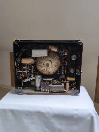 Radio Philips V6A Antigua