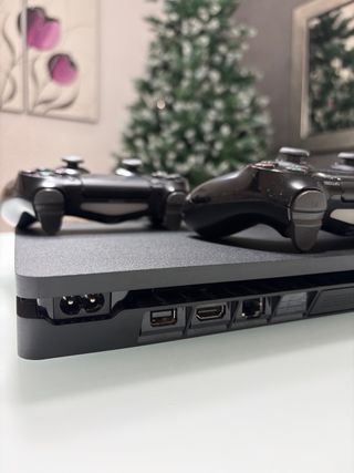 PS4 Slim 500GB Negra + 2 Mandos + Juego