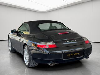 Porsche 911 Carrera 4 Cabrio