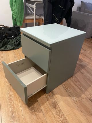Cajonera IKEA MALM 2 cajones verde grisaceo.