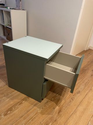 Cajonera IKEA MALM 2 cajones verde grisaceo.