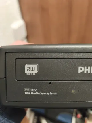 Grabadora de DVD externa Philips.