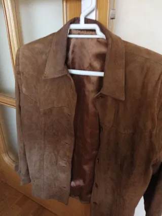 Chaqueta de ante marrón