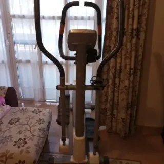 Elíptica Fitness Naranja y Blanca