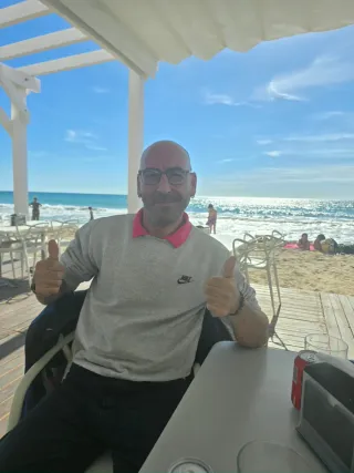 Chico que ace todo tipo de servicios.