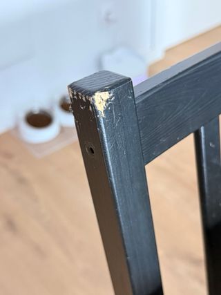 Mesa y 4 Sillas Negras