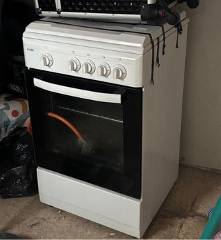 Cocina de gas Svan blanca