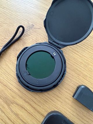 Carcasa LiteChaser iPhone 14 Pro + Accesorios