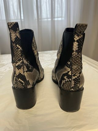 Botines piel serpiente tacón bloque