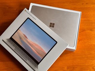 Microsoft Surface Laptop Go 12.4